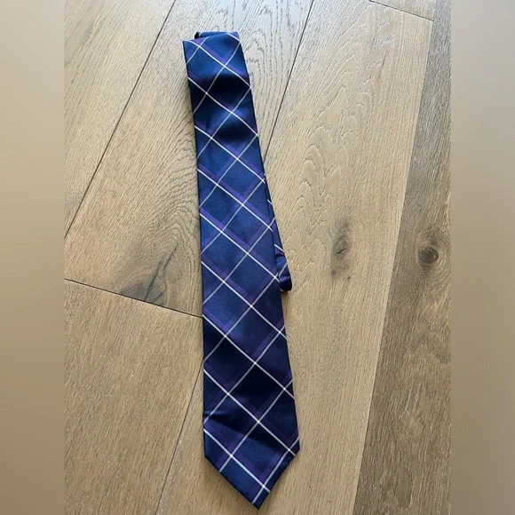 Tommy Hilfiger Tie - Picture 1 of 3